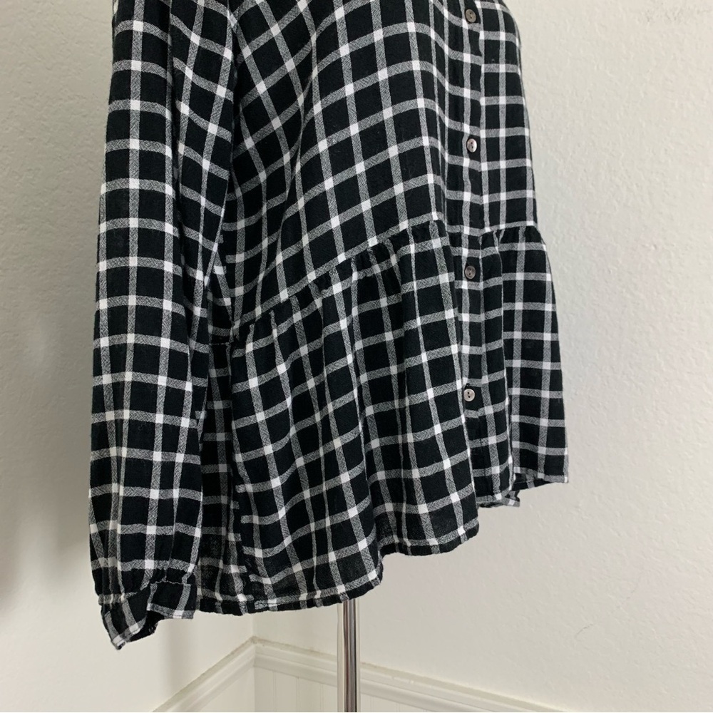 Rails Plaid Ruffle Hem Button Front Top Black & White Women’s Large Long Sleeve - Picture 5 of 17